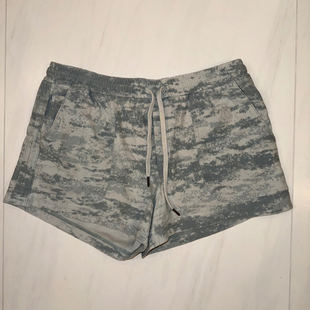 Athleta Women's‎ Camo Print Gray Running Shorts Drawstring Waist Size L